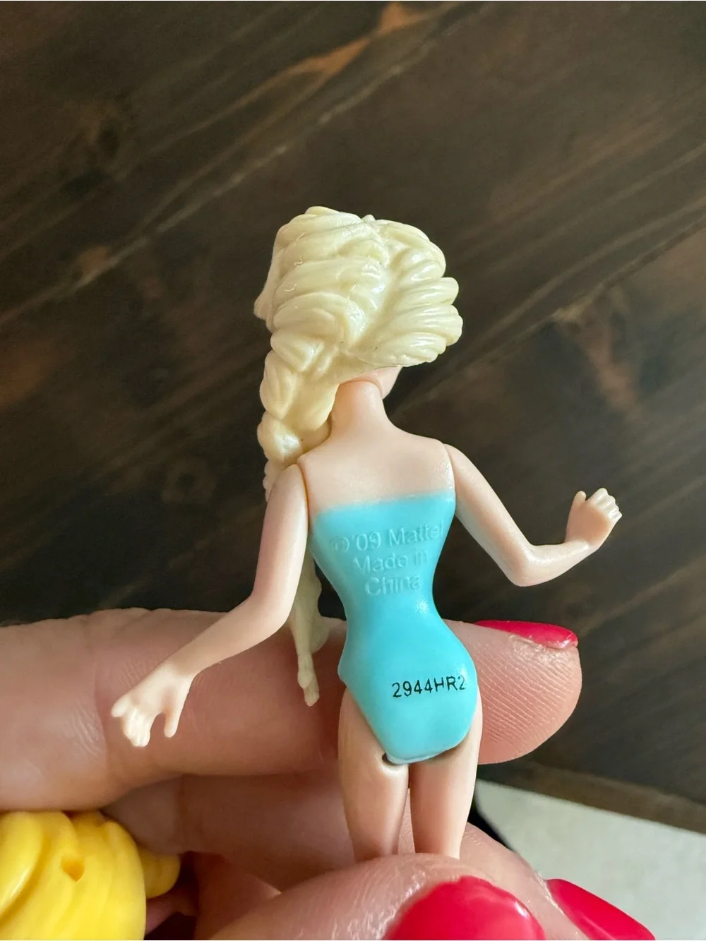 Disney Magic Clip Dolls Elsa and Rapunzel